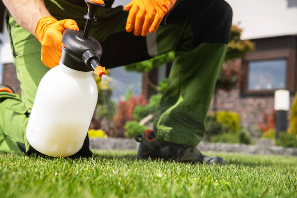 Best Commercial Pest Control Services  in Mukwonago, WI